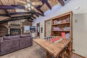 Rustic Ruidoso Log Cabin With Hot Tub & Deck!