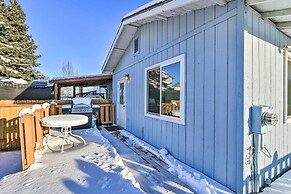 Updated Townhome: Near Airport & Shopping!