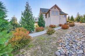 28 Mi to Yosemite: Lovely Mtn Cottage w/ Deck!