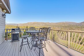 28 Mi to Yosemite: Lovely Mtn Cottage w/ Fire Pit!