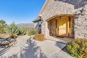28 Mi to Yosemite: Lovely Mtn Cottage w/ Deck!