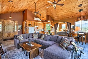 28 Mi to Yosemite: Lovely Mtn Cottage w/ Fire Pit!