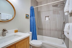 Near Ski Access: Home w/ Hot Tub in Breck!