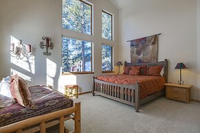 Near Ski Access: Home w/ Hot Tub in Breck!