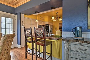 2 Mi to Oaklawn Casino: Home w/ Peaceful Yard!