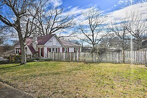 2 Mi to Oaklawn Casino: Home w/ Peaceful Yard!