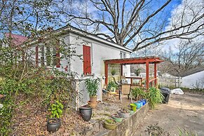 2 Mi to Oaklawn Casino: Home w/ Peaceful Yard!