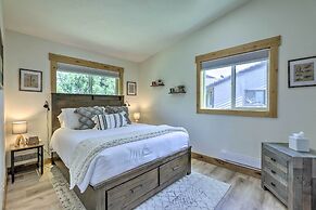 Cozy Avon Condo w/ Grill: Walk to Ski Shuttle
