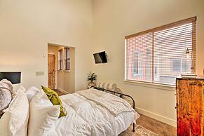 Walkable Park Mountain Getaway: Hot Tub & Views!