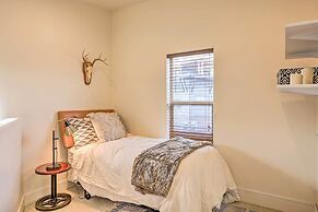 Walkable Park Mountain Getaway: Hot Tub & Views!