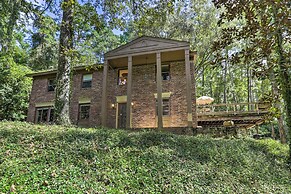 Charming Tallahassee Family Hideaway: 5 Mi to Fsu!