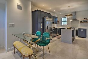 Upscale + Unique Townhome in University City!