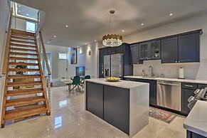 Upscale + Unique Townhome in University City!