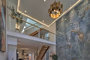 Upscale + Unique Townhome in University City!