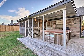 Home w/ Screened Porch ~ 10 Miles to Dtwn Okc!