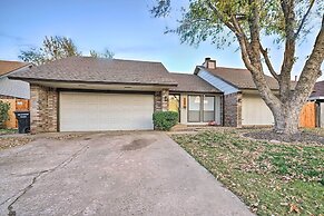 Home w/ Screened Porch ~ 10 Miles to Dtwn Okc!