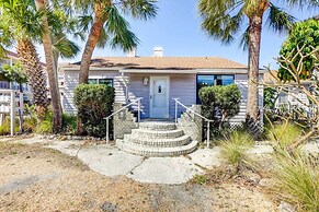 Indian Rocks Beach Cottage, Walk to Beach!