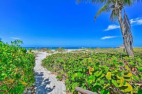 Sunlit Longboat Key Escape w/ Private Resort Beach