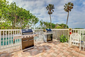 Sunlit Longboat Key Escape w/ Private Resort Beach