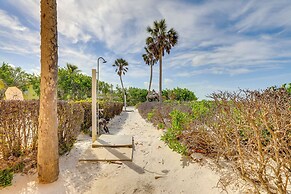 Sunlit Longboat Key Escape w/ Private Resort Beach