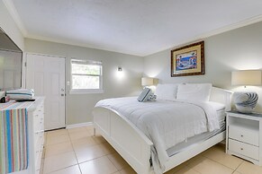 Sunlit Longboat Key Escape w/ Private Resort Beach