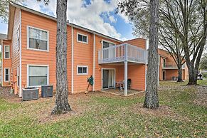Bright Kissimmee Condo < 6 Mi to Disney World