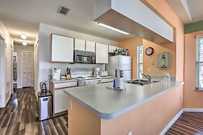 Bright Kissimmee Condo < 6 Mi to Disney World