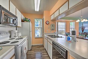 Bright Kissimmee Condo < 6 Mi to Disney World