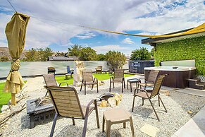 Vacation Home w/ Hot Tub & Pool: Near Joshua Tree!