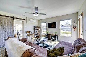 Hot Tub & Pool: Joshua Tree Vacation Home!