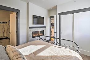 Modern Mountain Getaway, Walk to Grand Lake!