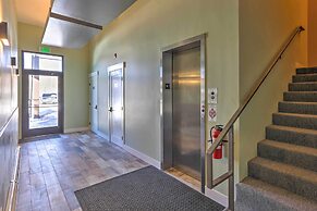 Modern Mountain Getaway, Walk to Grand Lake!