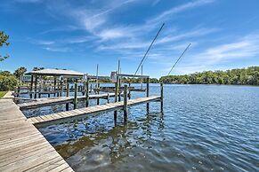 Angler's Getaway: Homosassa Home w/ Boat Dock!