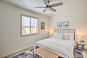 Modern Joshua Tree Bungalow With Fire Pit & Bbq!