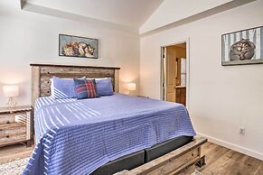 5 Mi to Big Bear Lake: Cozy Cottage w/ Hot Tub