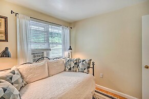 Stockbridge Home: Walk to Town Beach!