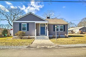 Updated Buzzards Bay Beach Cottage: Walk to Shore!