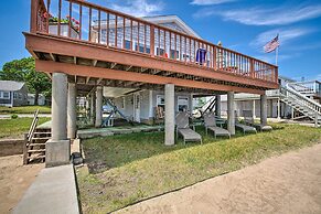 Deck & Beach Access: Waterfront Cape Cod Cottage