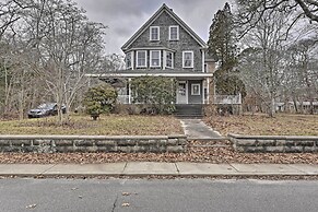 Vineyard Haven House - Easy Access to Beaches