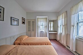 Vineyard Haven House - Easy Access to Beaches