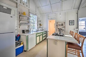 Cozy Stockbridge Cabin - Walk to Beach & Lake!