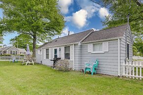 1 Mi to Ferry: 'sea Street Cottage' in Hyannis