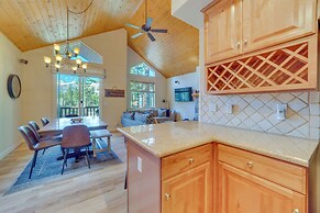 Central Townhome < 1 Mi to The Village at Mammoth!