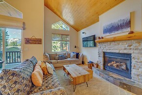 Central Townhome < 1 Mi to The Village at Mammoth!