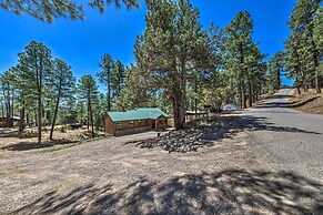 Cozy Ruidoso Cabin Retreat w/ Private Hot Tub