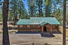 Cozy Ruidoso Cabin Retreat w/ Private Hot Tub