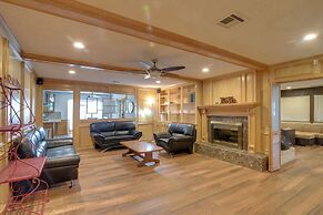 Lake Access & Pool: Spacious Freeport Home!