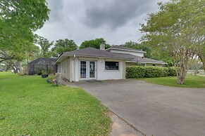 Lake Access & Pool: Spacious Freeport Home!