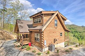 Elevated Cabin Bordering Smoky Mountain Nat'l Park