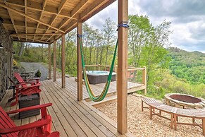 Elevated Cabin Bordering Smoky Mountain Nat'l Park